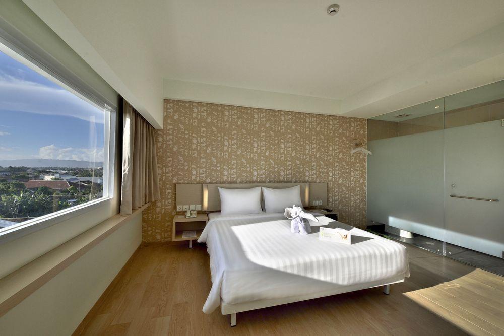 Whiz Prime Hotel Sudirman Cilacap Dış mekan fotoğraf