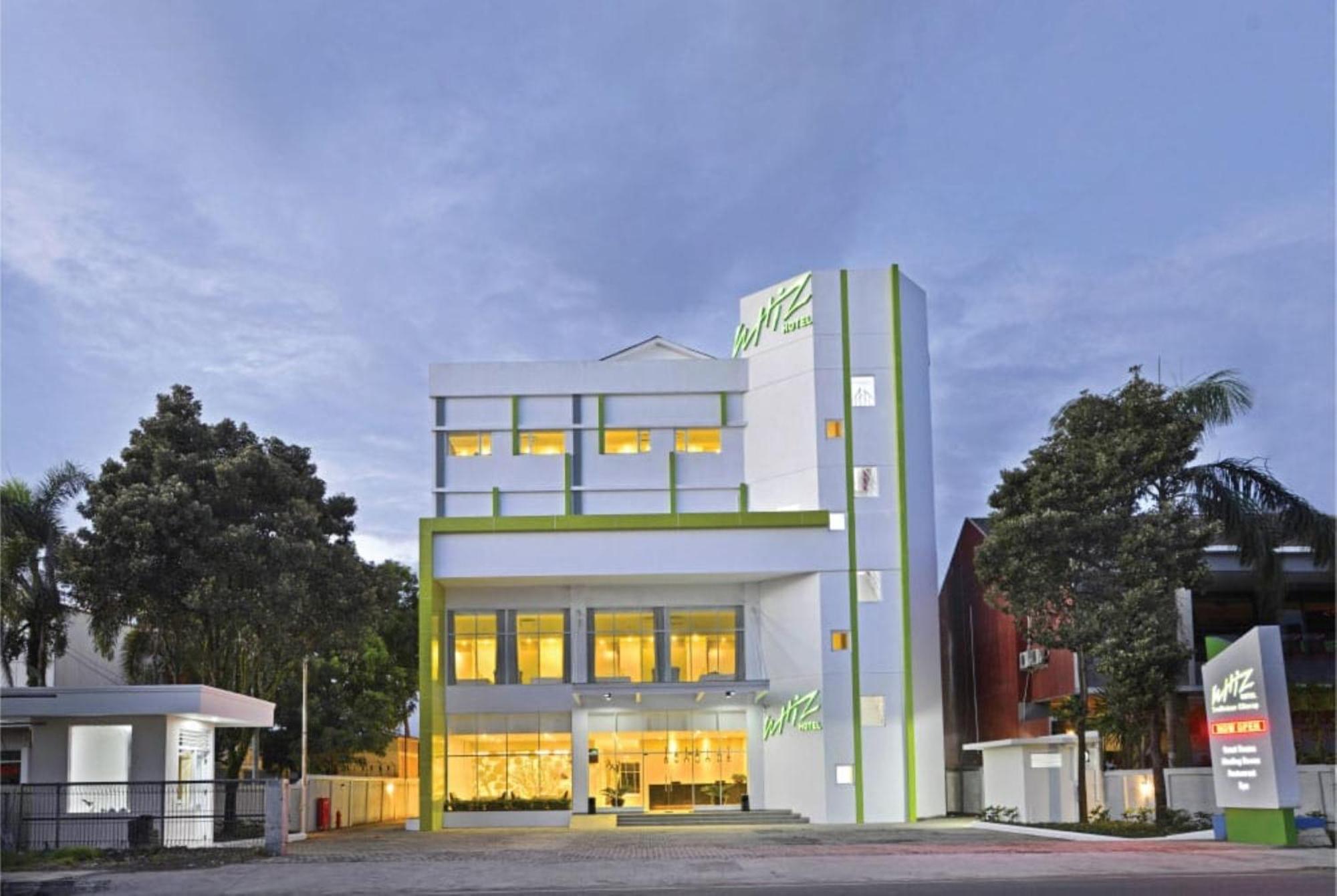 Whiz Prime Hotel Sudirman Cilacap Dış mekan fotoğraf