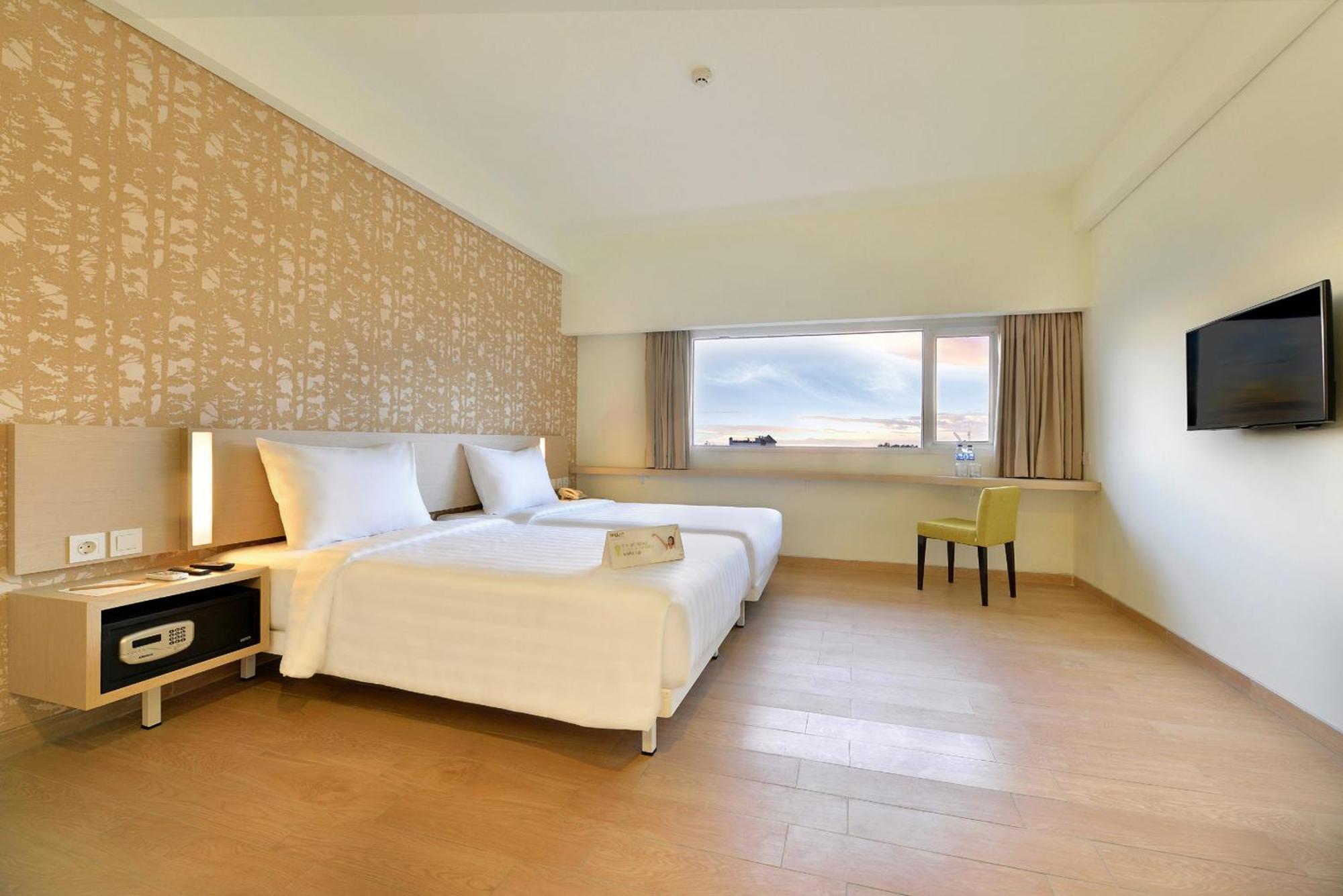 Whiz Prime Hotel Sudirman Cilacap Dış mekan fotoğraf