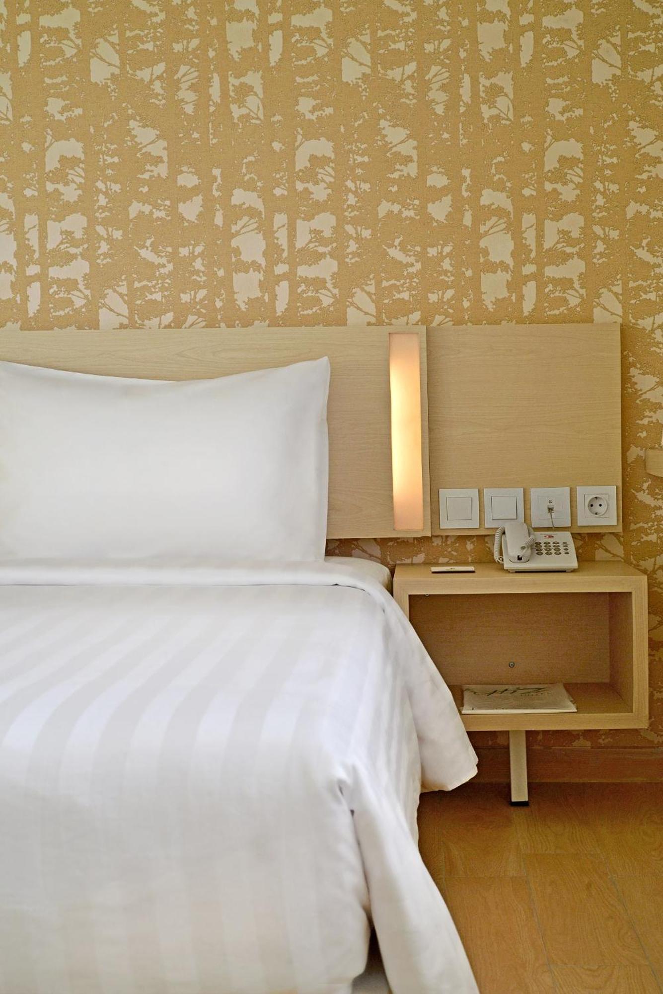 Whiz Prime Hotel Sudirman Cilacap Dış mekan fotoğraf