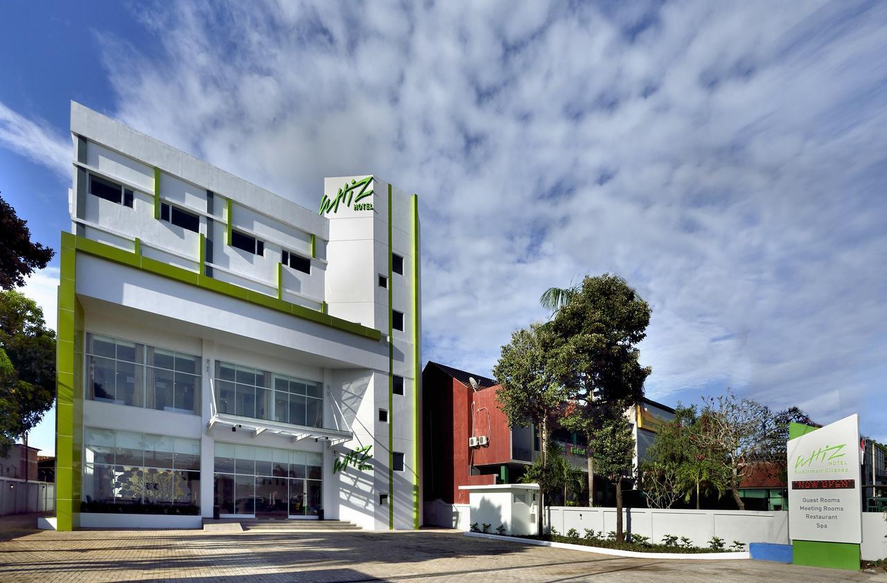 Whiz Prime Hotel Sudirman Cilacap Dış mekan fotoğraf