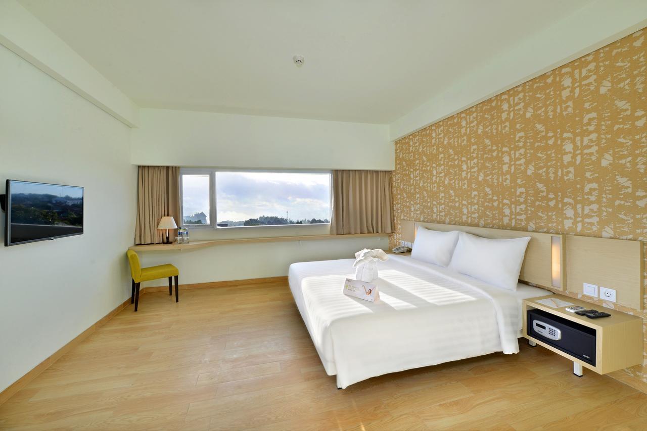 Whiz Prime Hotel Sudirman Cilacap Dış mekan fotoğraf